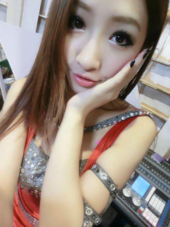 性感高清90后大胸美女图片大全大图